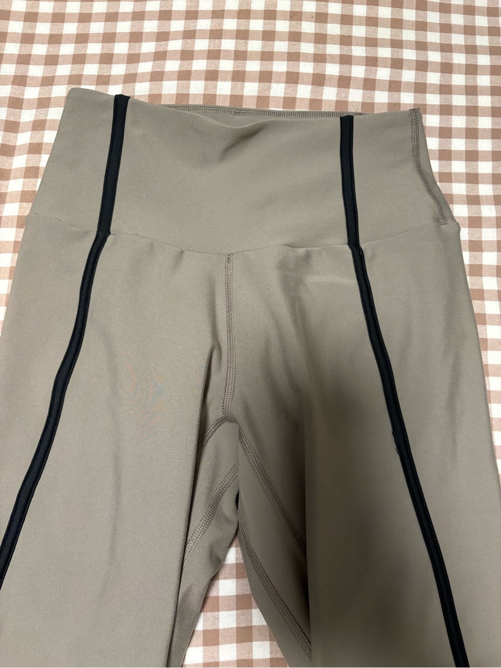 Abercrombie & Fitch YPB activewear leggings in
a greystone color - Picture 2 of 3